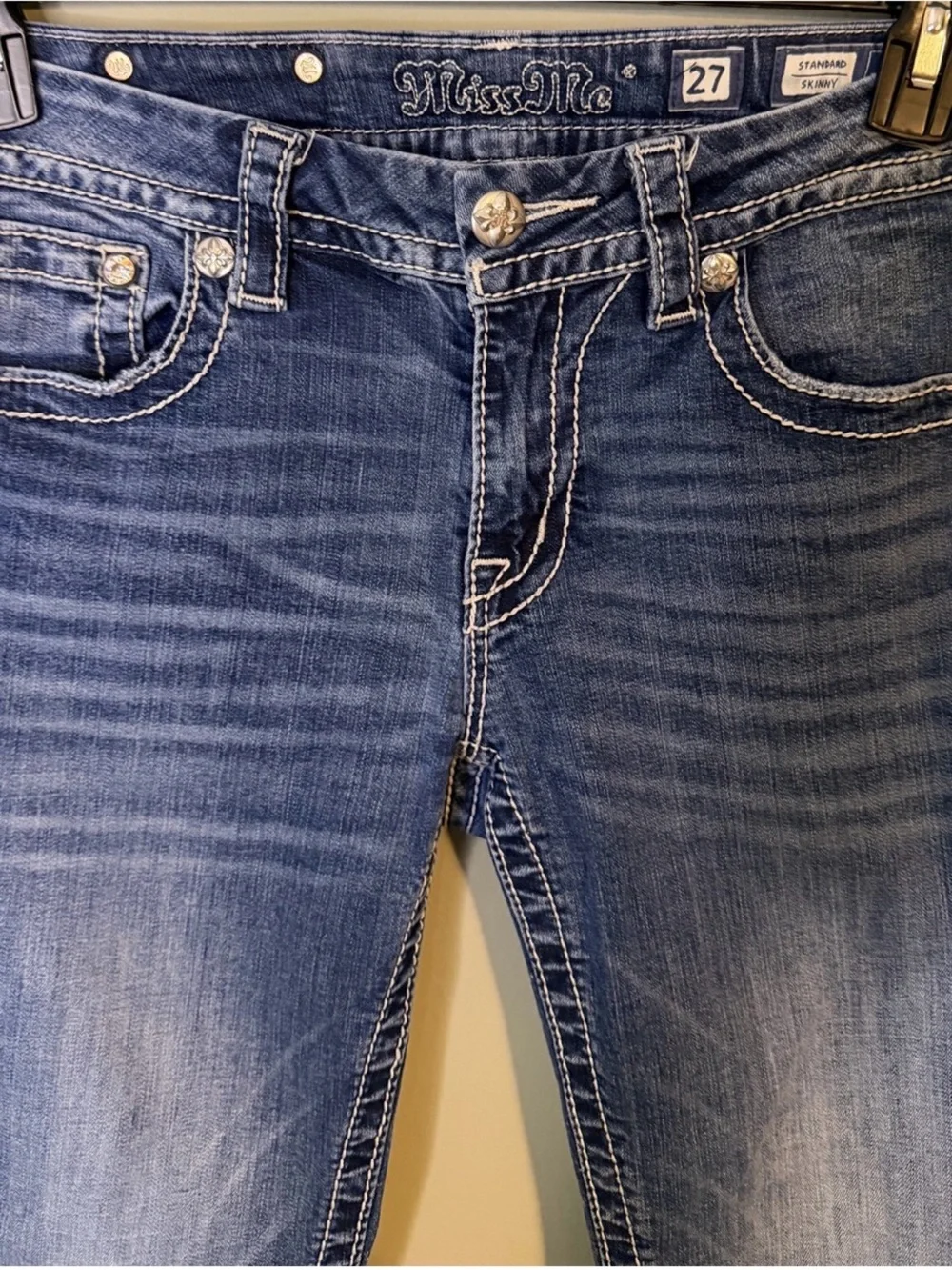 Gorgeous Miss Me Standard Skinny Jeans With Embellished Pockets 31” Inseam